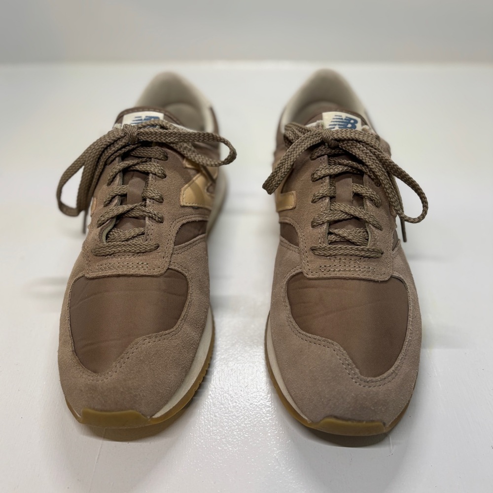 New Balance 420 v2 in a brown or tan women’s size 9.5 - Picture 3 of 11